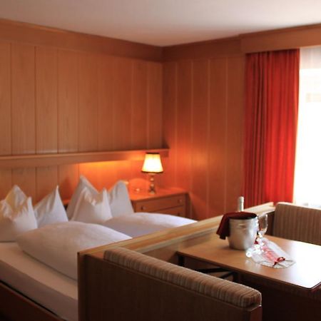 Albergo Alisander Corvara In Badia Extérieur photo