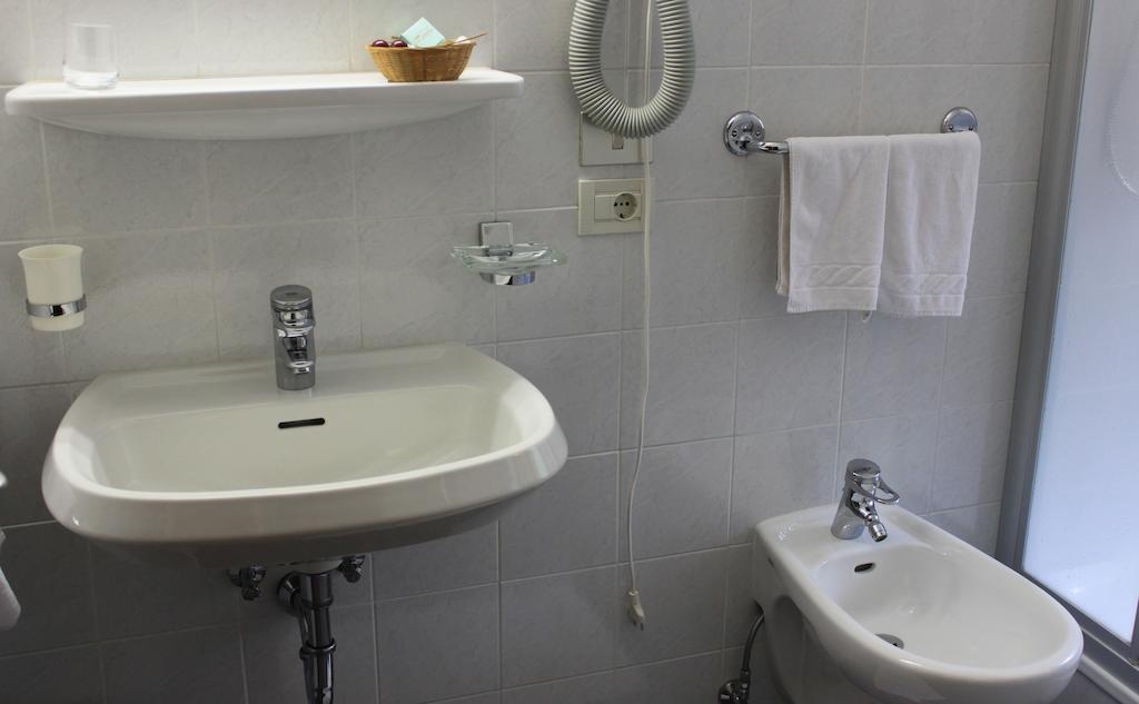 Albergo Alisander Corvara In Badia Extérieur photo
