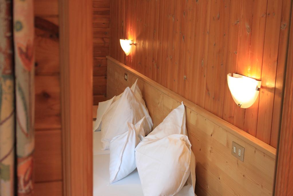 Albergo Alisander Corvara In Badia Extérieur photo