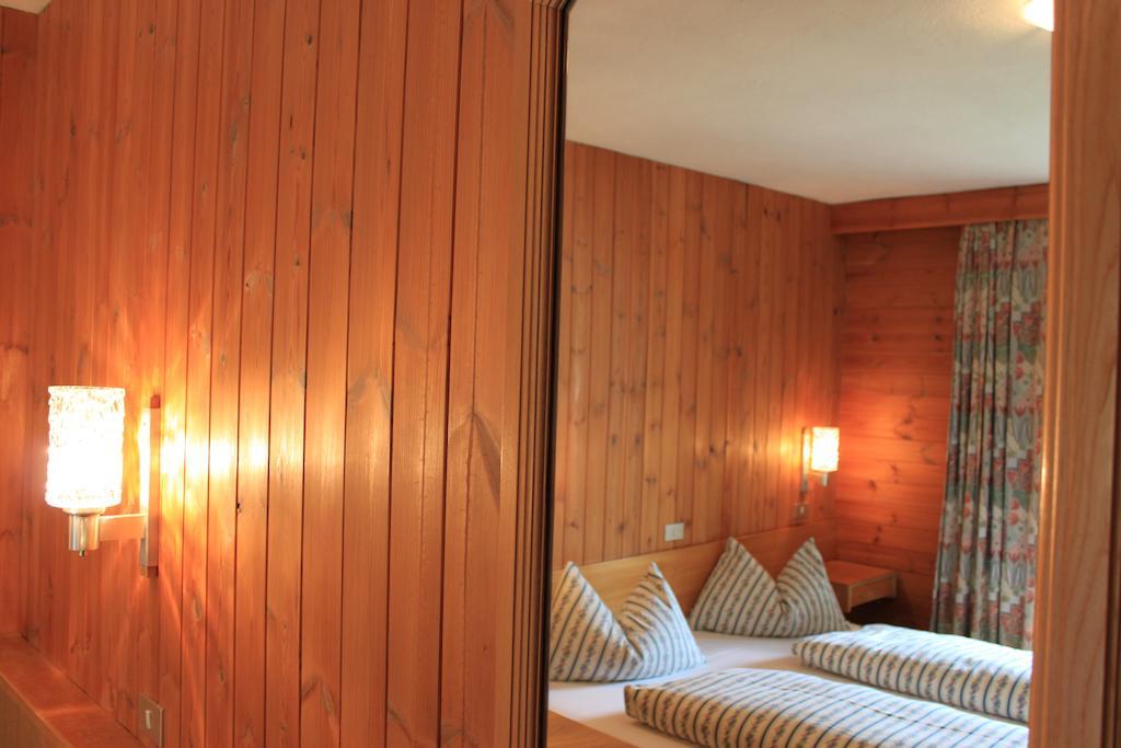 Albergo Alisander Corvara In Badia Extérieur photo