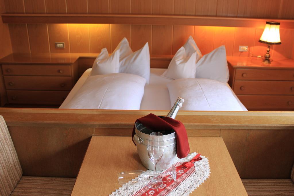Albergo Alisander Corvara In Badia Chambre photo